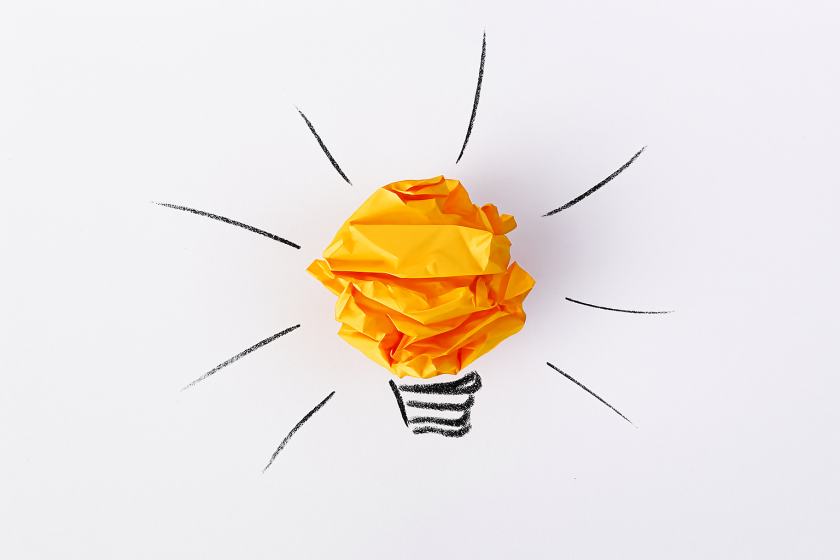 Imagem simbólica de criatividade e pensamento crítico, representando coaching e desenvolvimento pessoal para expandir a mente.